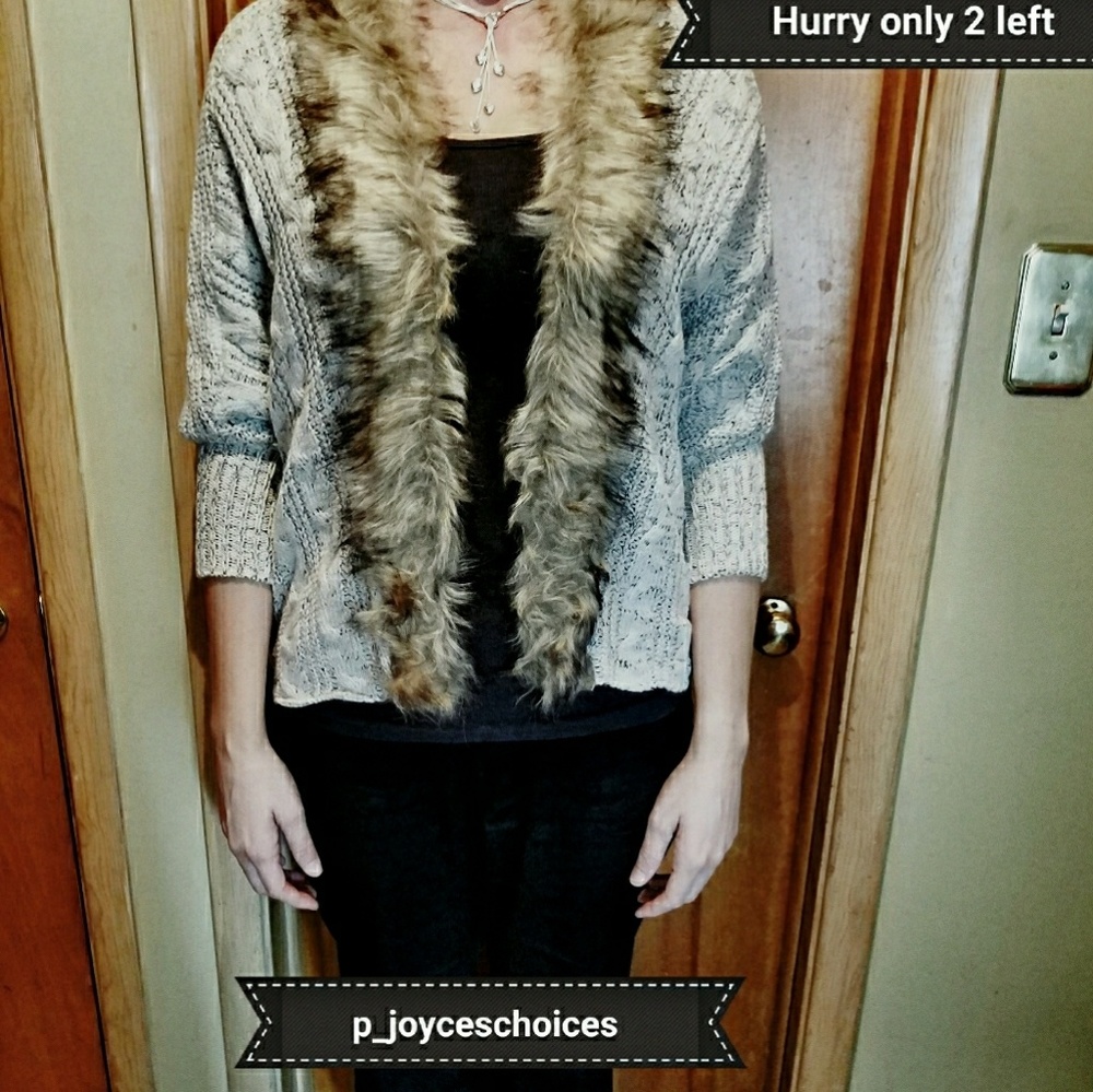 HP🏆🎊🎉Only 1 left~FAUX FUR TRIMMED SWEATERS
